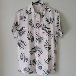 Men's Short-Sleeve Palm Print Shirt - White with Green Hawiian Leaf Pattern